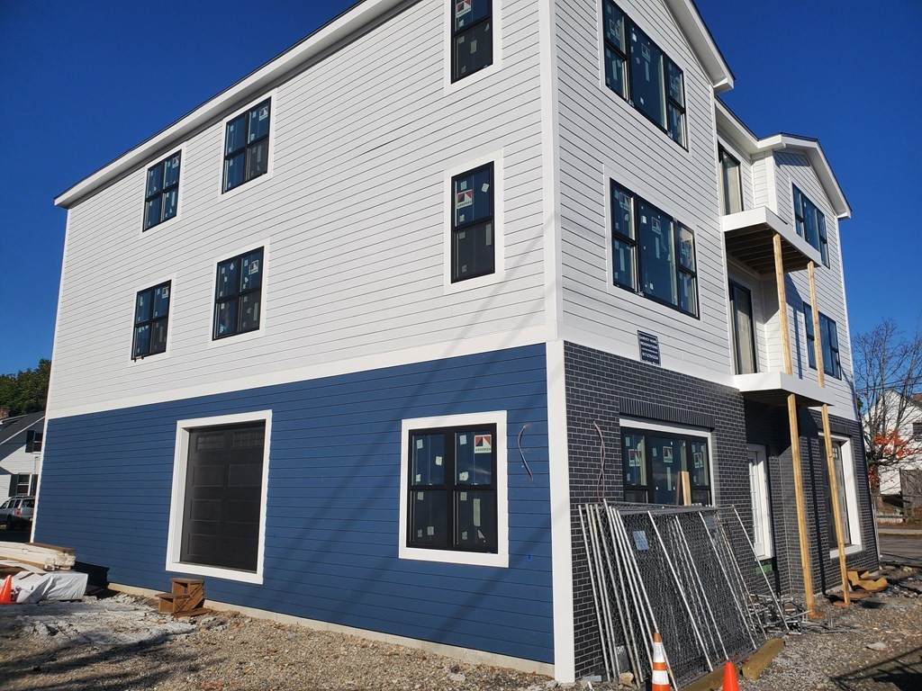 522 Bridge St - Photo 1