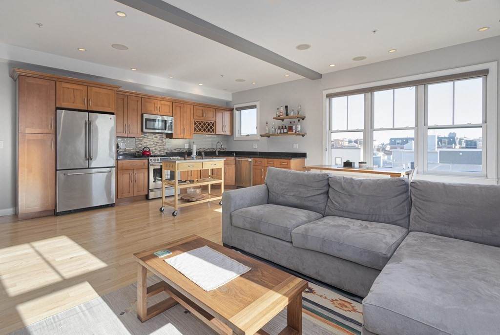 288 C St - Photo 1
