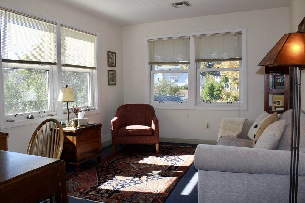 100 King St - Photo 1