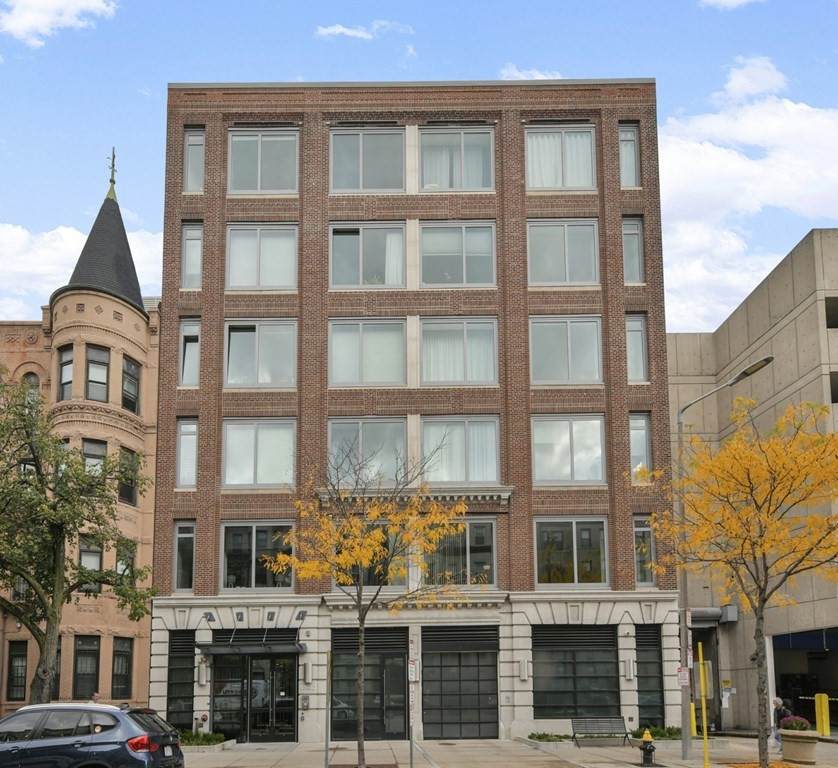 43 Westland Ave - Photo 1