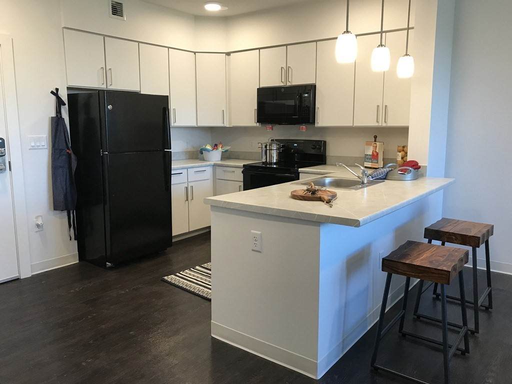 100 Cabot St - Photo 1