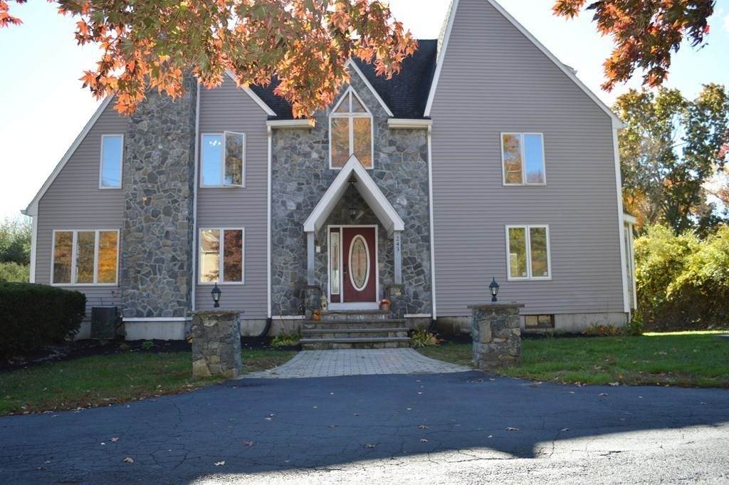 243 Lincoln St - Photo 1