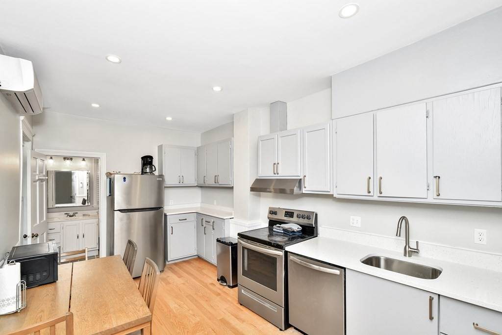 182 Princeton - Photo 1