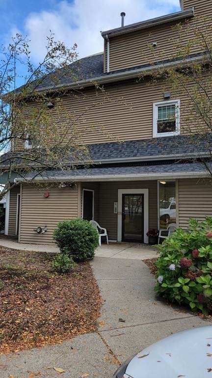 996 East Street - Photo 1