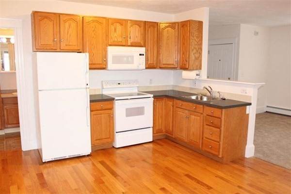 341 Lynn St - Photo 1