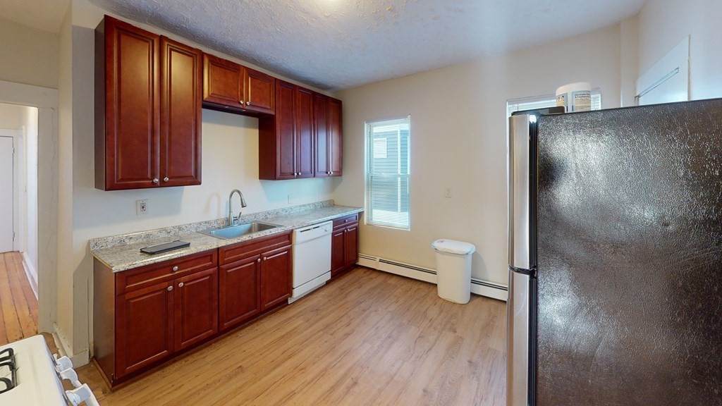 729 Morton St - Photo 1