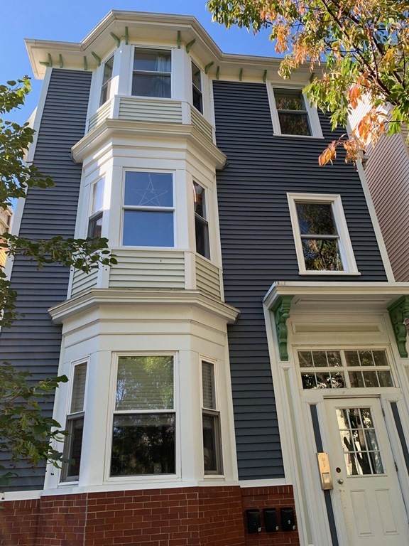 10 Cottage Street - Photo 1