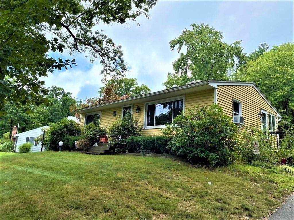 18 Hilltop Dr - Photo 1