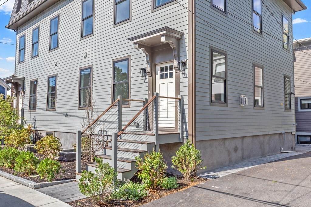 27 Winslow Street - Photo 1