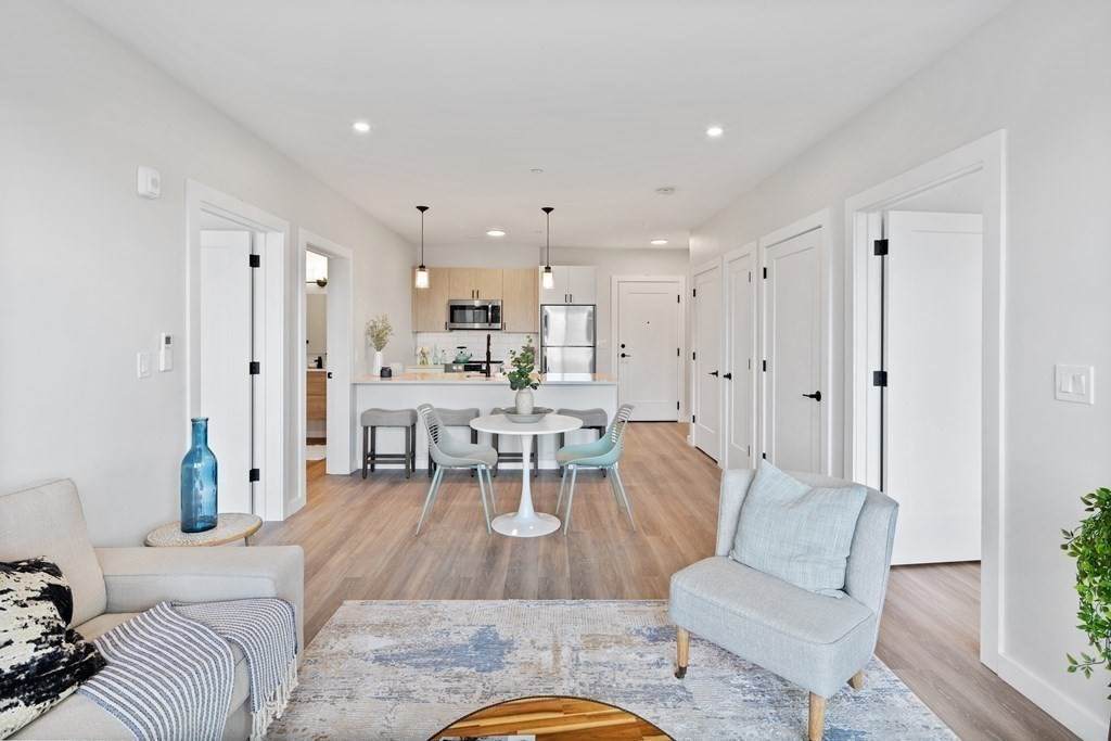 10 Somerset Ave - Photo 1