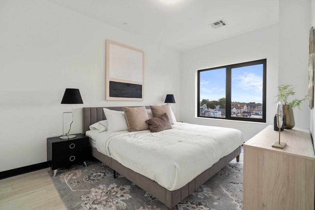 600 Broadway - Photo 1