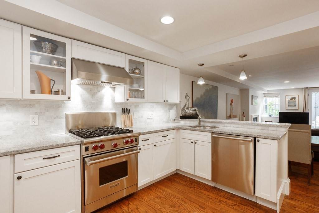 20 Braddock Park - Photo 1