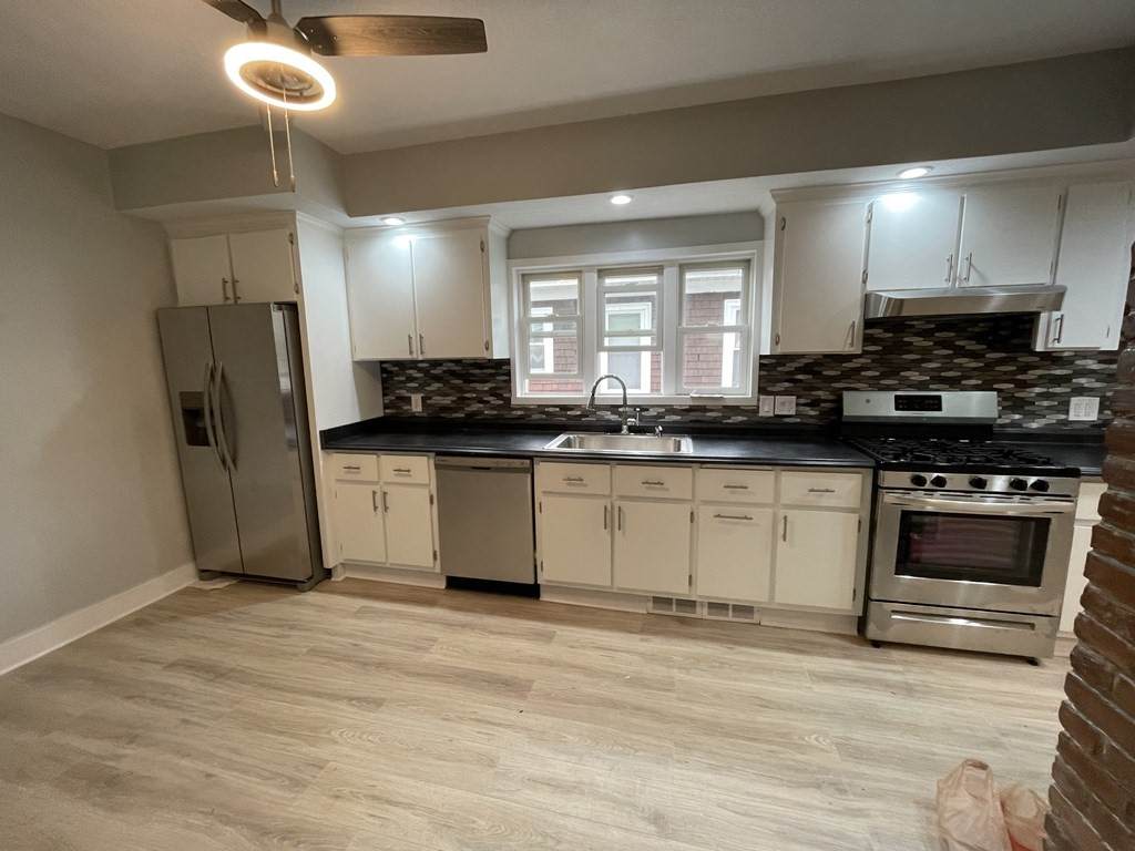 826 Fellsway - Photo 1