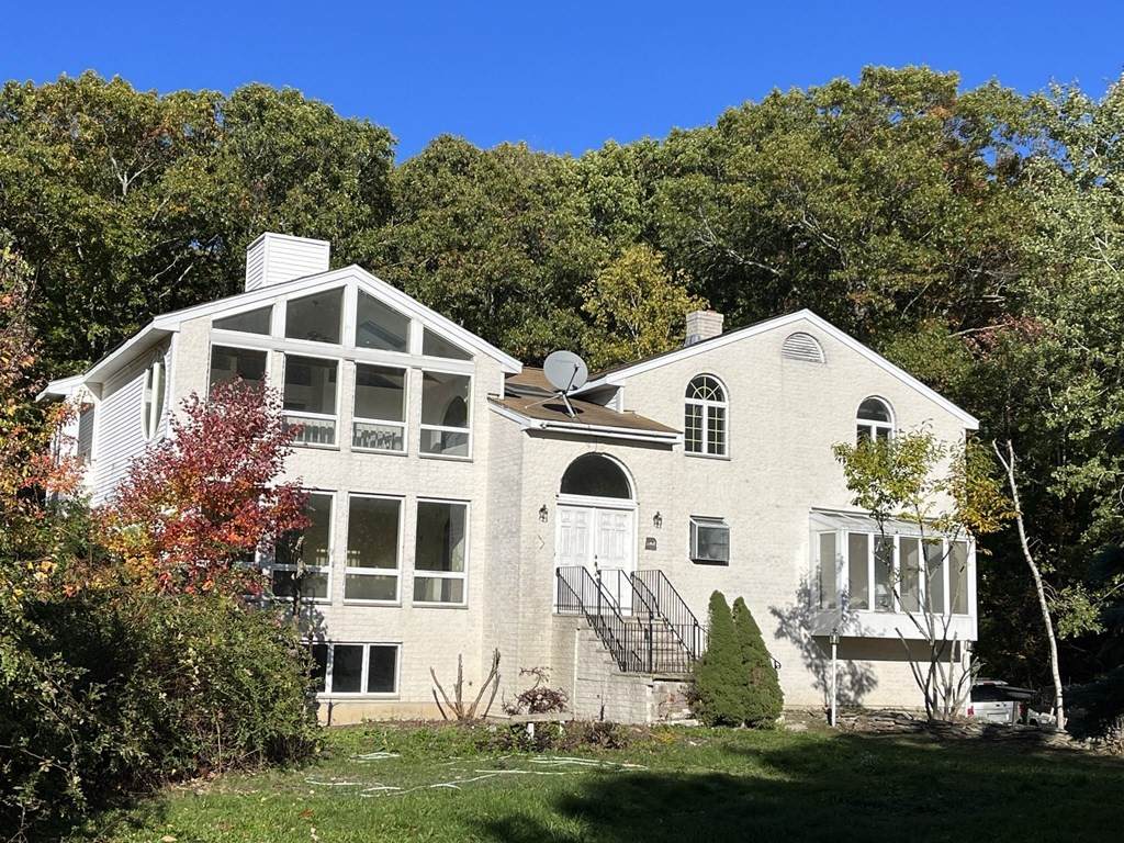 18 Pheasant Ln - Photo 1