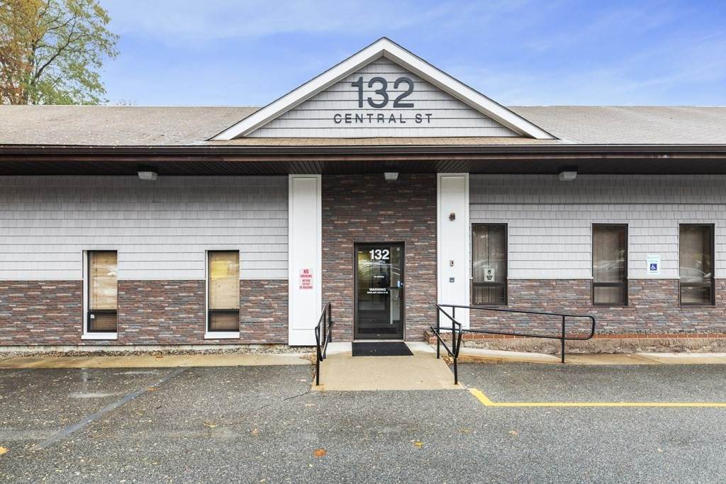132 Central St - Photo 1