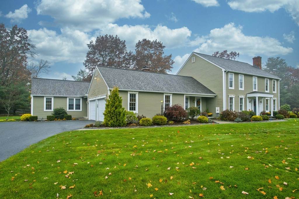 11 Stonegate Cir - Photo 1