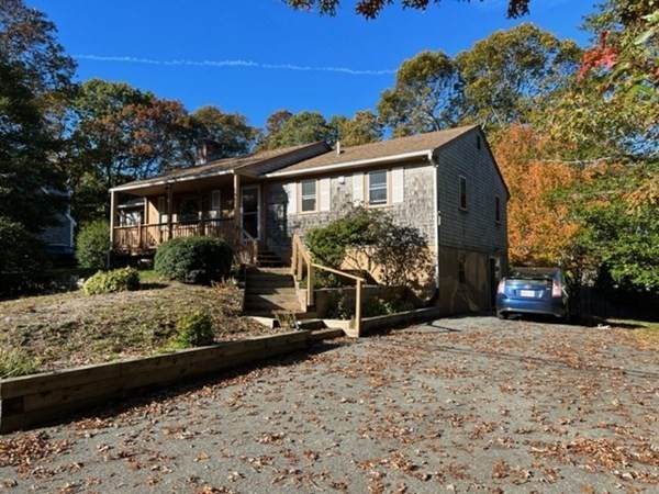 220 James Cir - Photo 1