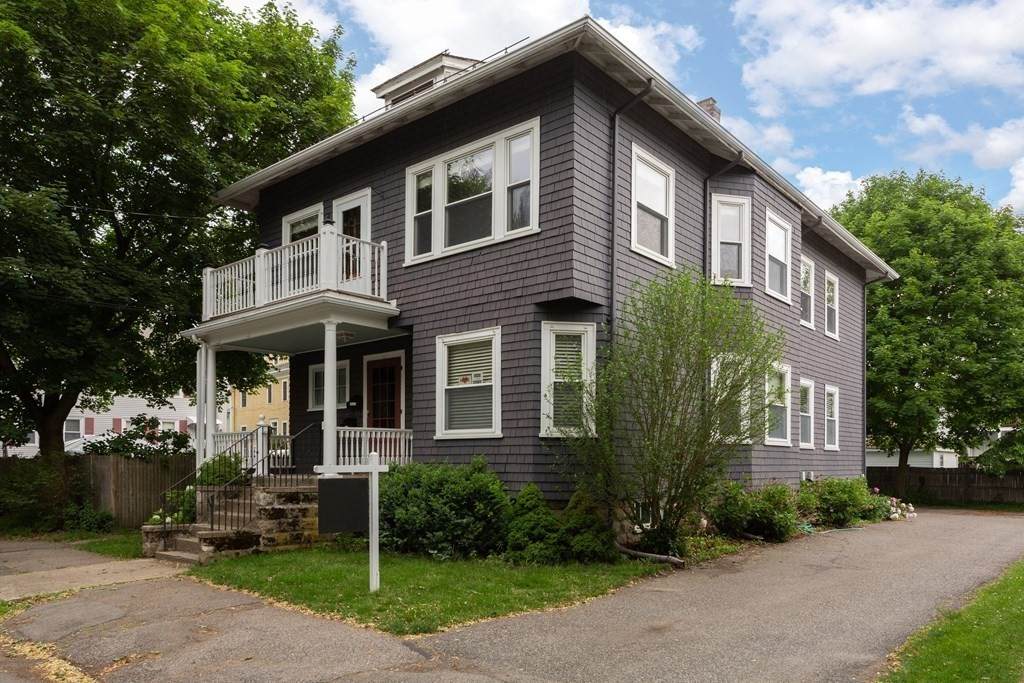 52 Hawthorne Street - Photo 1