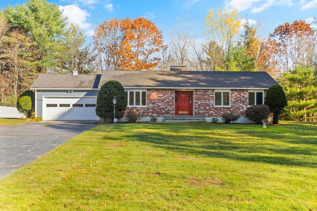 815 Great Rd - Photo 1