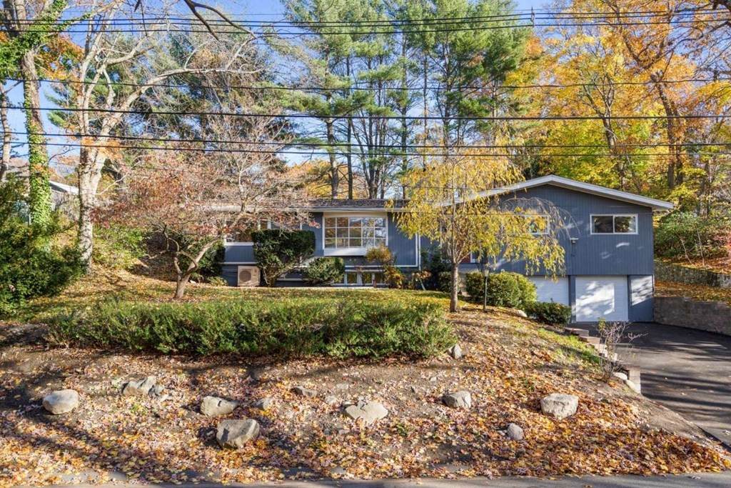 76 Hill St - Photo 1