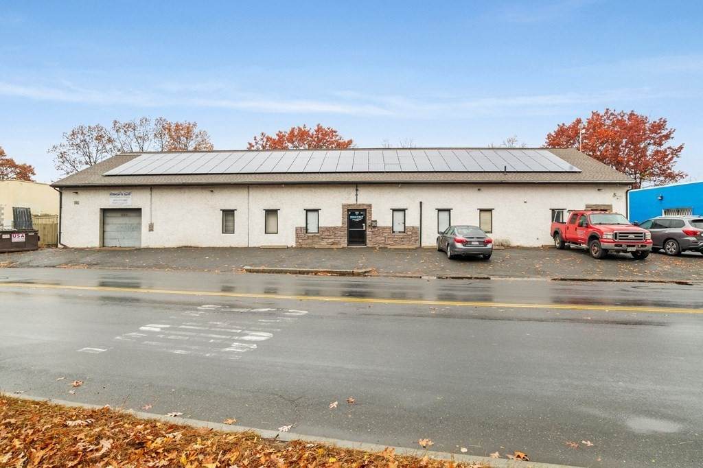 980 Bay St - Photo 1