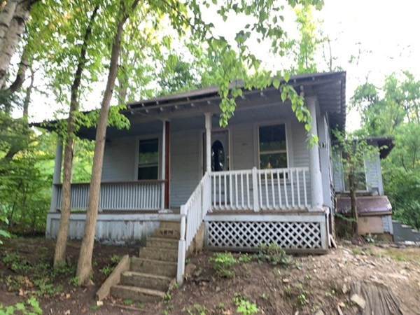 27 Greenhurst Ave - Photo 1