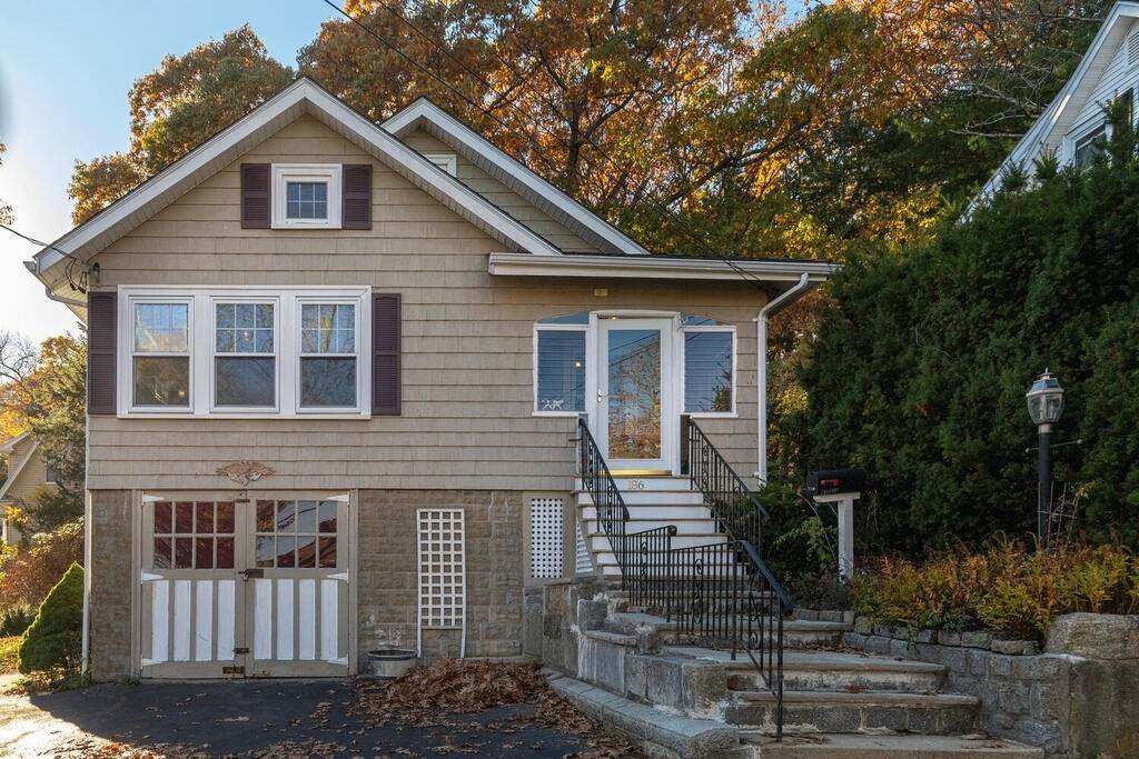 186 Linwood St - Photo 1