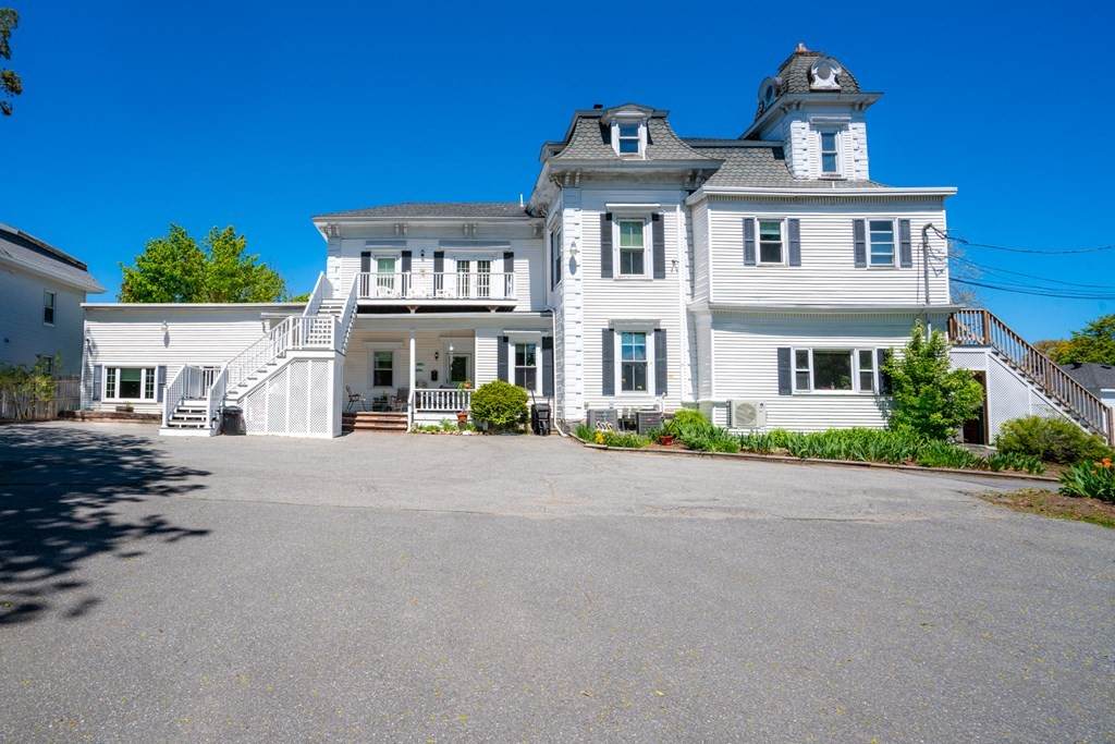 337 Stevens - Photo 1