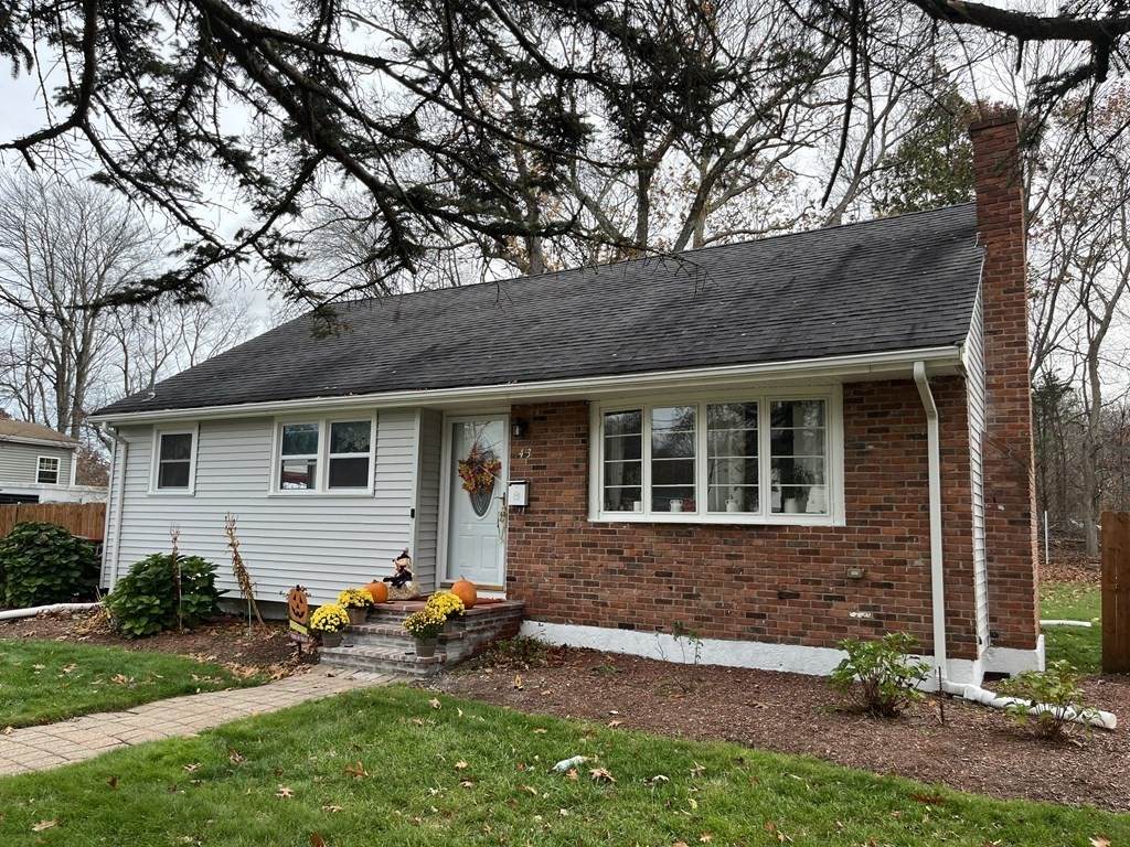 43 College Dr - Photo 1