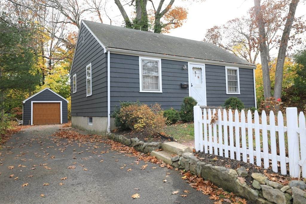 322 Warren St - Photo 1