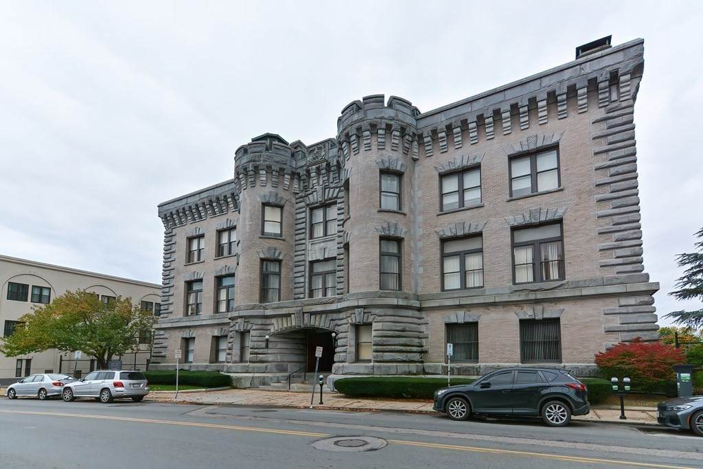 92 High St. - Photo 1