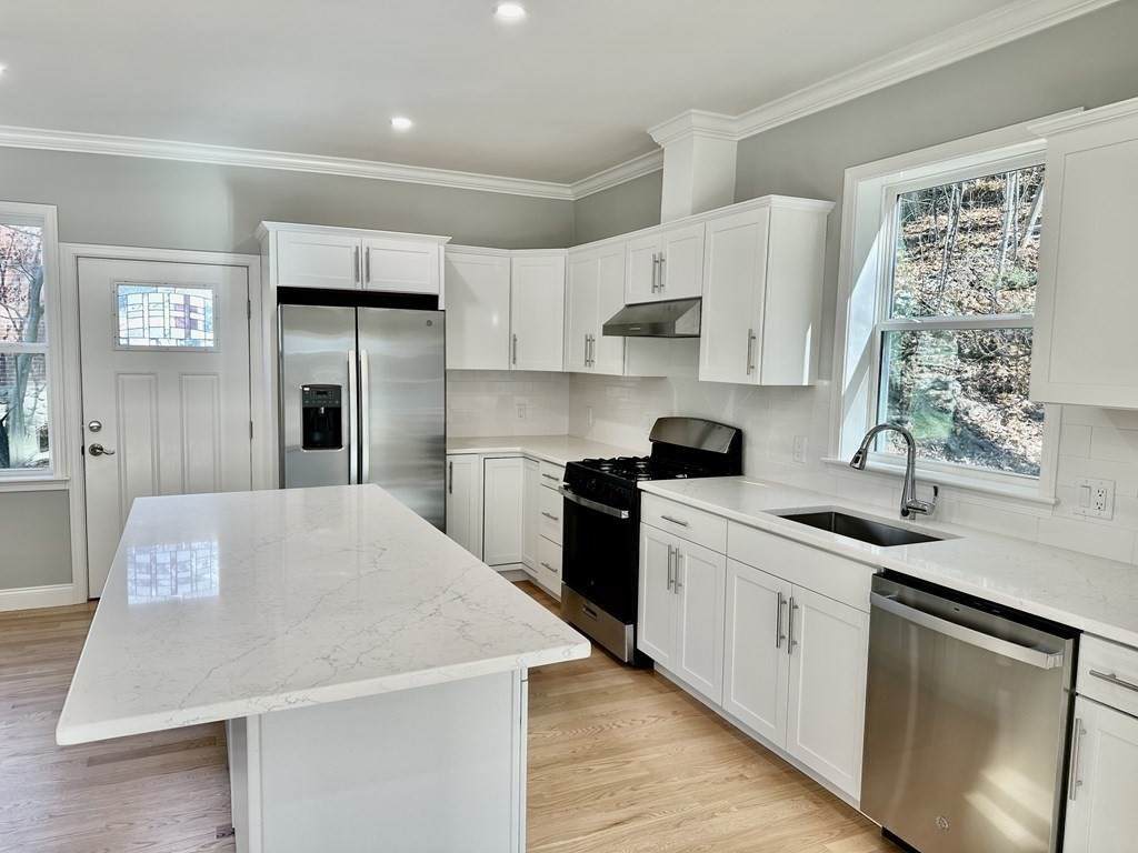 102 Beaconsfield Road - Photo 1