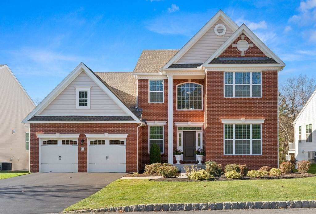 21 Pine Tree Dr - Photo 1