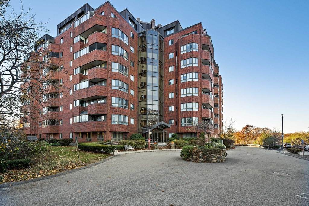 200 Burkhall Street - Photo 1