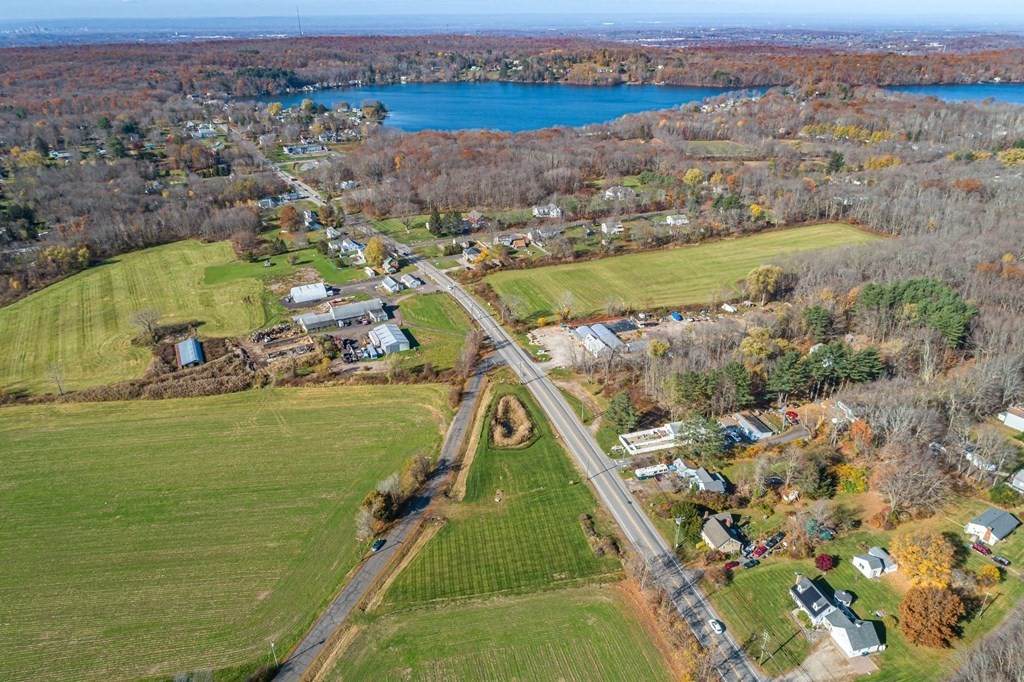 1239 Boston Turnpike - Photo 1