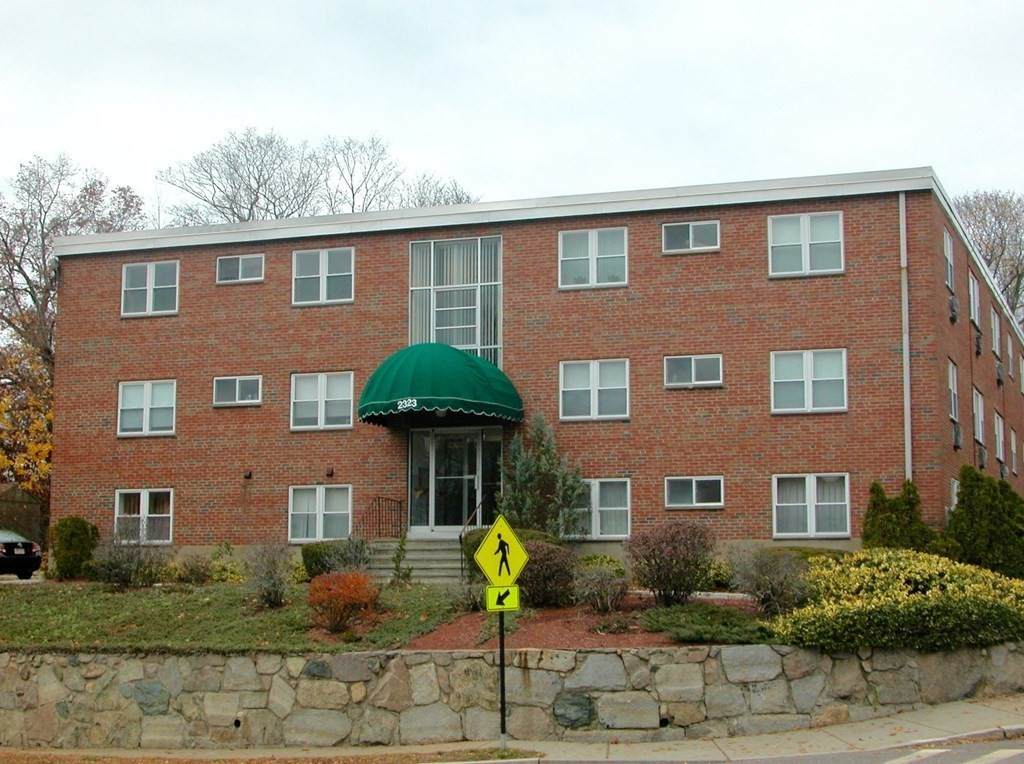 2323 Washington Street - Photo 1
