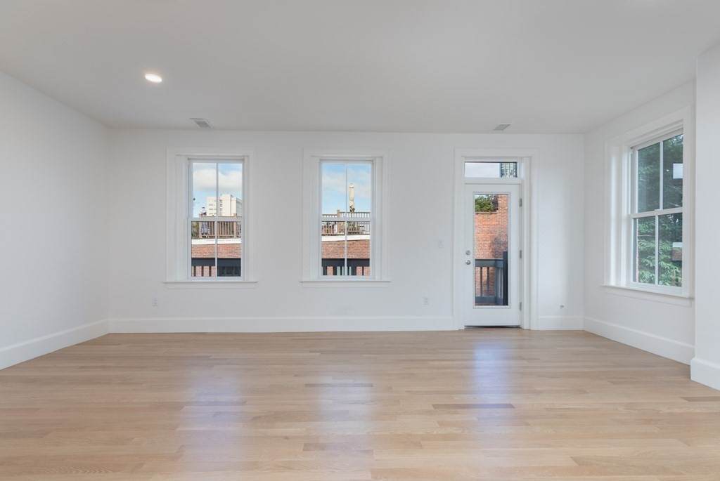 563 Columbus Ave - Photo 1