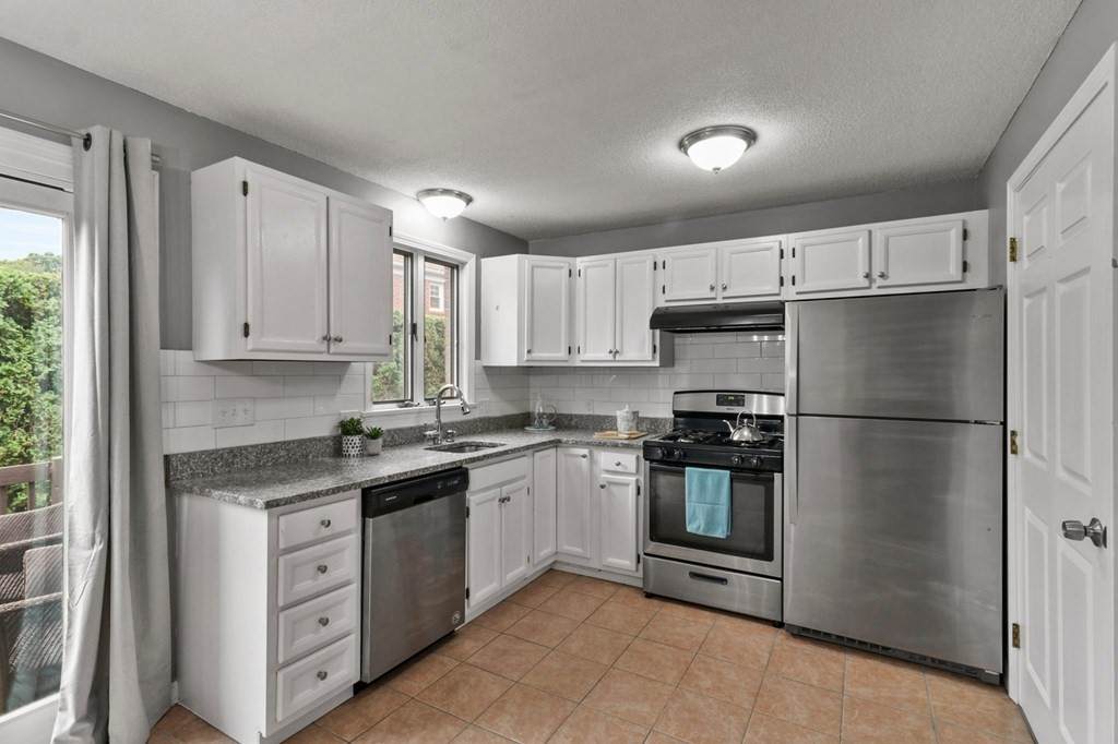1051 Elm St - Photo 1