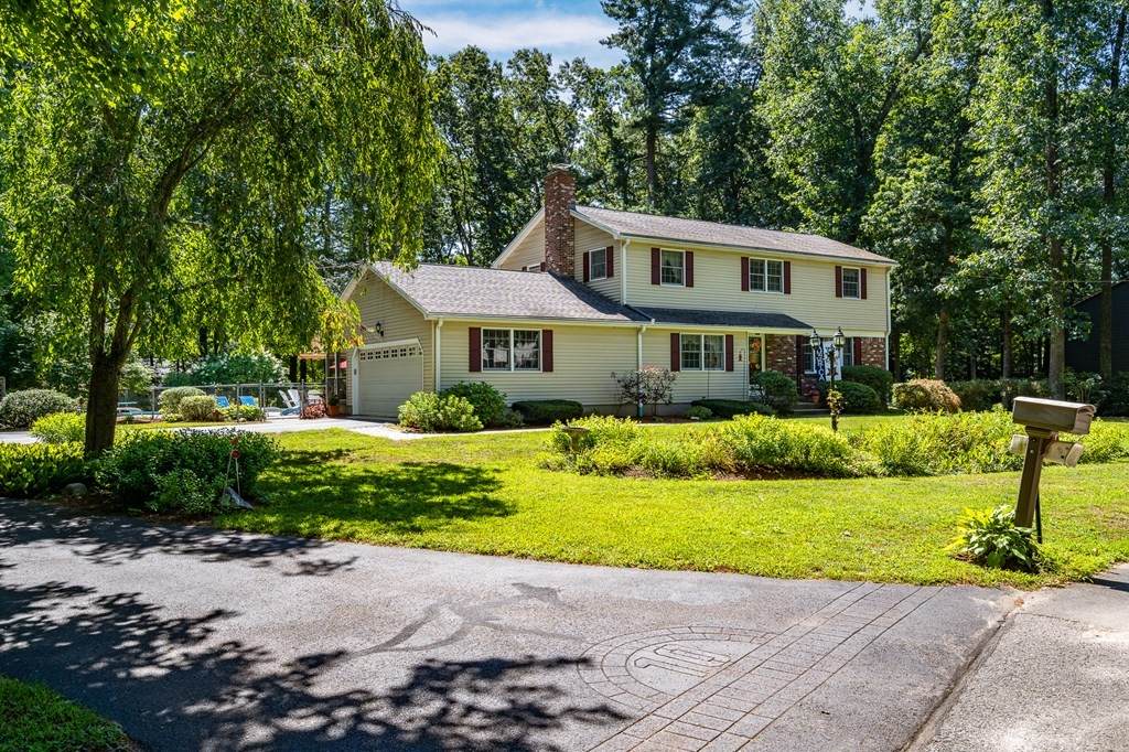 10 Susan Drive - Photo 1