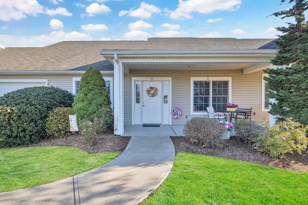 43 Cherry Dr - Photo 1