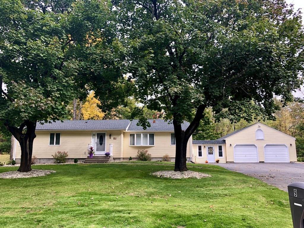 9 Mohawk Dr - Photo 1