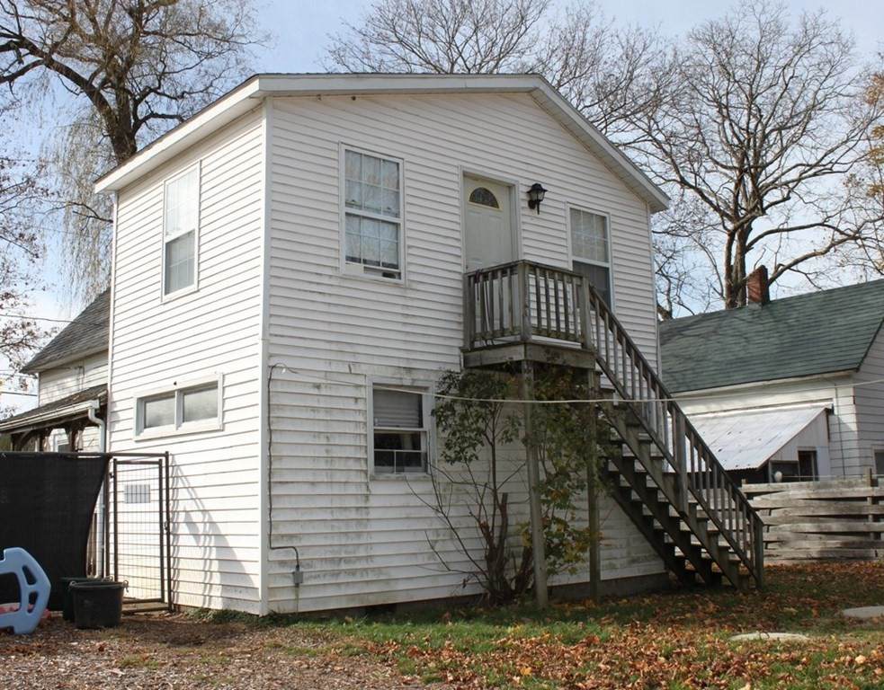 32 Quinebaug Rd - Photo 1