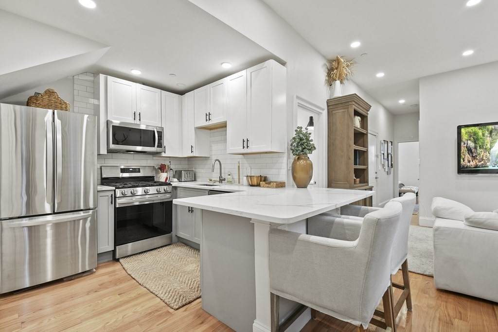 226 Saratoga Street - Photo 1