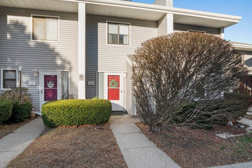 555 Russell Road - Photo 1