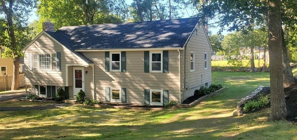 61 Laurel Ln - Photo 1
