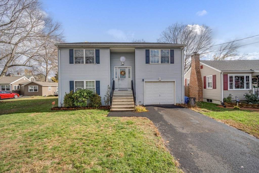 203 Ambrose St - Photo 1