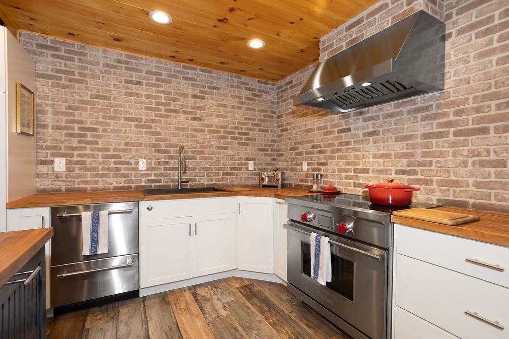 1201 Tuckers Lane - Photo 1