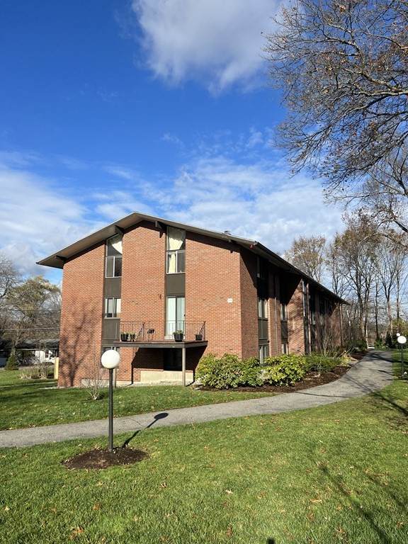 1 Longwood Drive - Photo 1