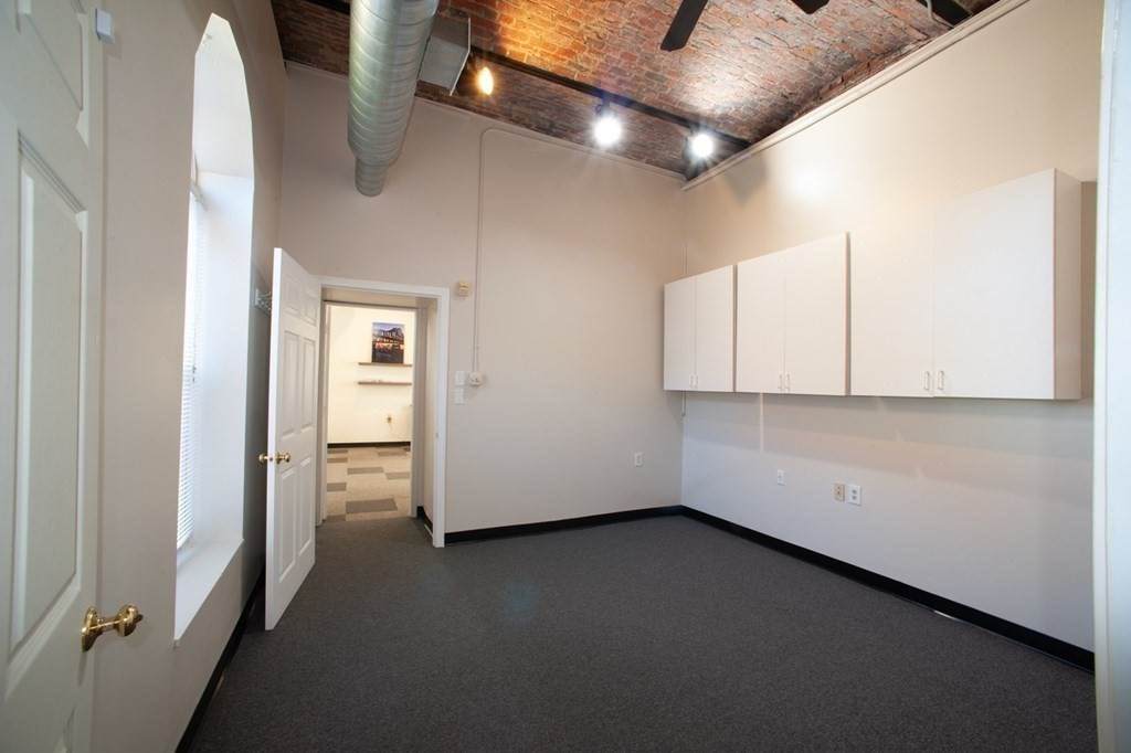 90 Captains Row - Photo 1