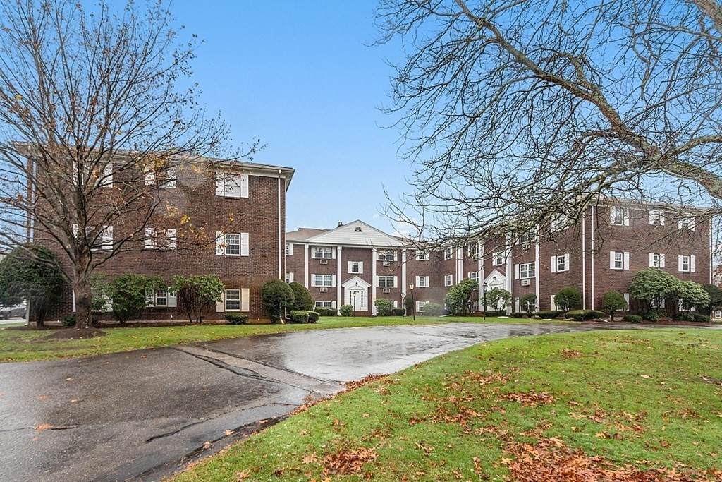 132 Parker Street - Photo 1